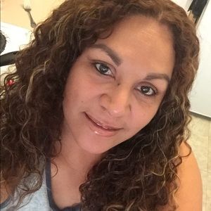 Meet your Posher, Yesenia